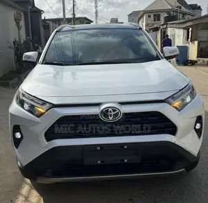 Toyota RAV4 2024 White