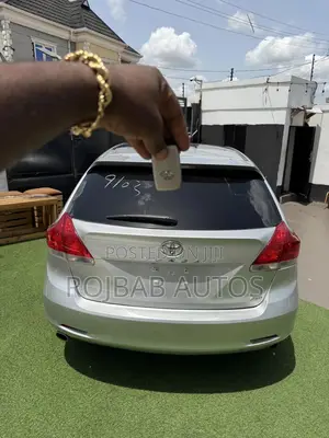 Toyota Venza V6 2010 Silver