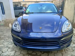 Porsche Cayenne Tiptronic 2012 Blue