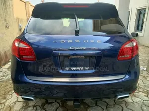 Porsche Cayenne Tiptronic 2012 Blue