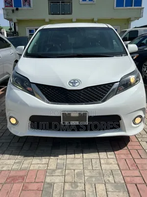 Toyota Sienna SE 8 Passenger (3.5L 6cyl 6A) 2016 White