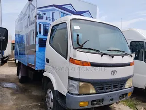 Toyota Dyna400