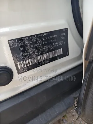 Toyota RAV4 XLE Premium 2022 Off white