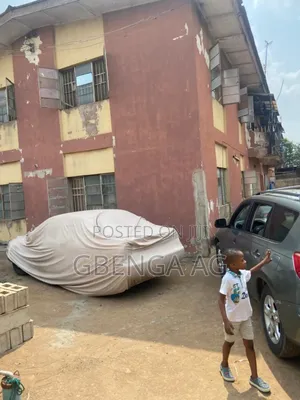 3bdrm Block of Flats in Off Akowonjo-Shasha for sale