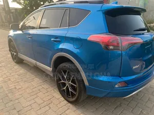 Toyota RAV4 2018 Blue