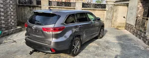 Toyota Highlander 2018 Brown