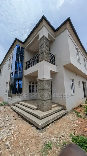 5bdrm Duplex in Okebadan Estate, Akobo for sale