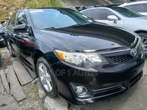 Toyota Camry SE 4dr Sedan (2.5L 4cyl 6A) 2013 Black