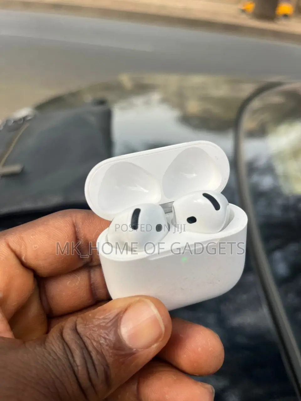 Open Box Airpods 4