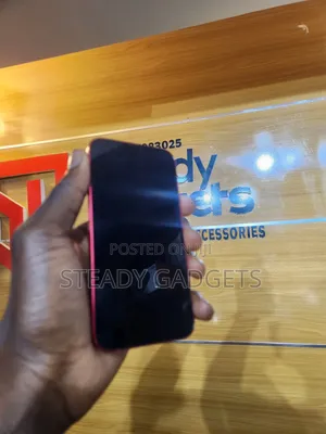 Apple iPhone 13 128 GB Red