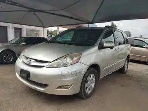 Toyota Sienna 2008 Silver