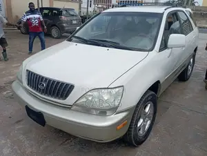 Lexus RX 2000 White