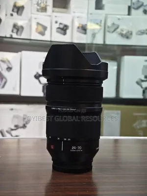 Lumix Lens S Pro 24 - 70mm 1:2.8 L -Mount