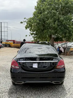 Mercedes-Benz C300 2016 Black