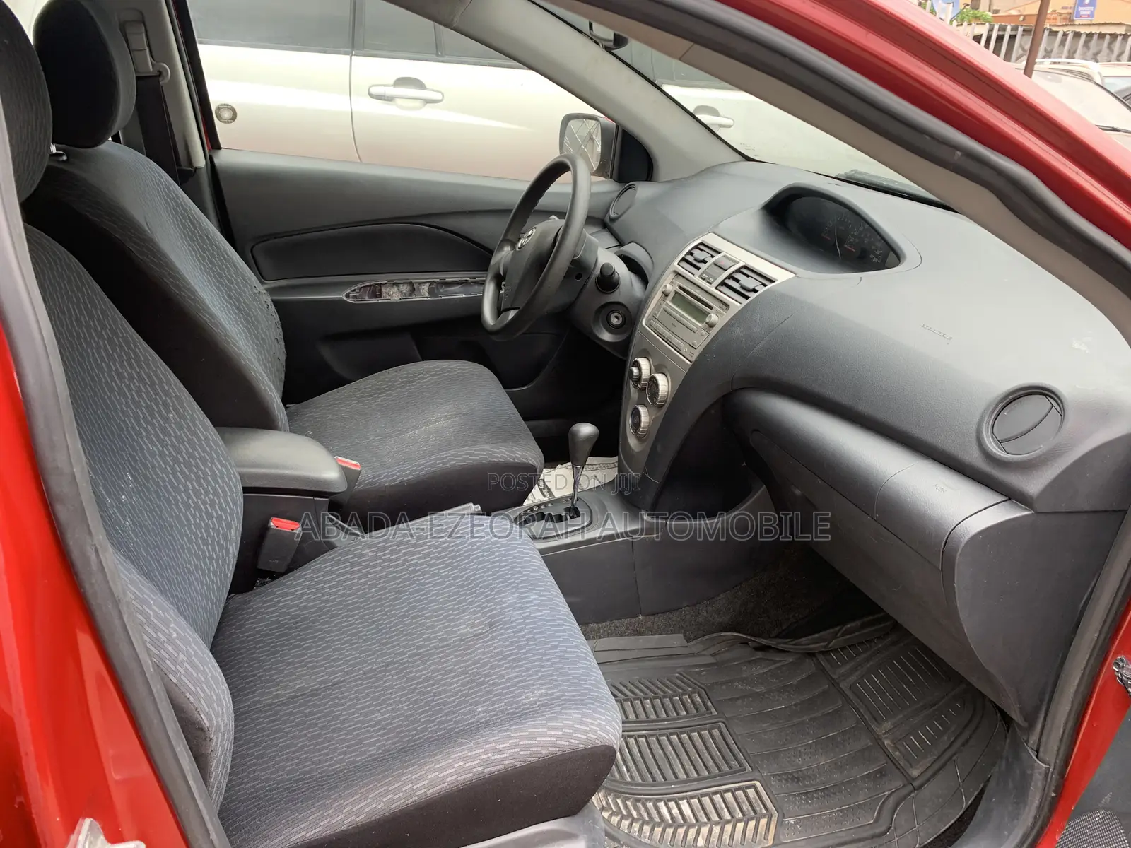Toyota Yaris 1.5 Liftback Automatic 2009 Red