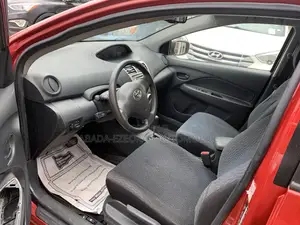 Toyota Yaris 1.5 Liftback Automatic 2009 Red