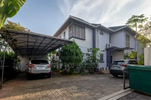 5bdrm Duplex in Pinnock Beach Estate, Osapa london for sale