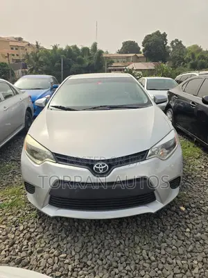 Toyota Corolla LE Eco 4dr Sedan (1.8L 4cyl CVT) 2016 White