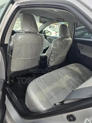 Toyota Corolla LE Eco 4dr Sedan (1.8L 4cyl CVT) 2016 White