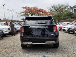 Ford Explorer XLT 2021 Black