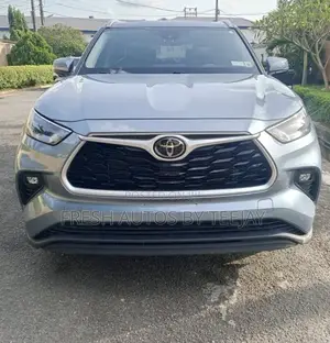 Toyota Highlander XSE AWD 2024 Blue