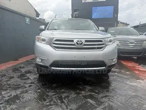 Toyota Highlander Limited 2011 Gray