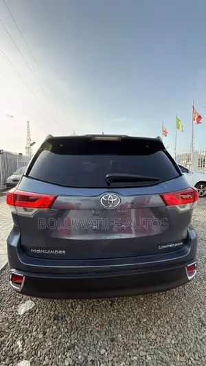 Toyota Highlander Limited Platinum 4x4 V6 (3.5L 6cyl 8A) 2018 Blue