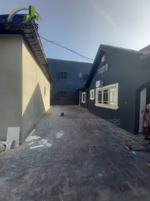 3bdrm Apartment in Ogombo for rent
