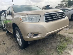 Toyota Highlander 2010 Gold