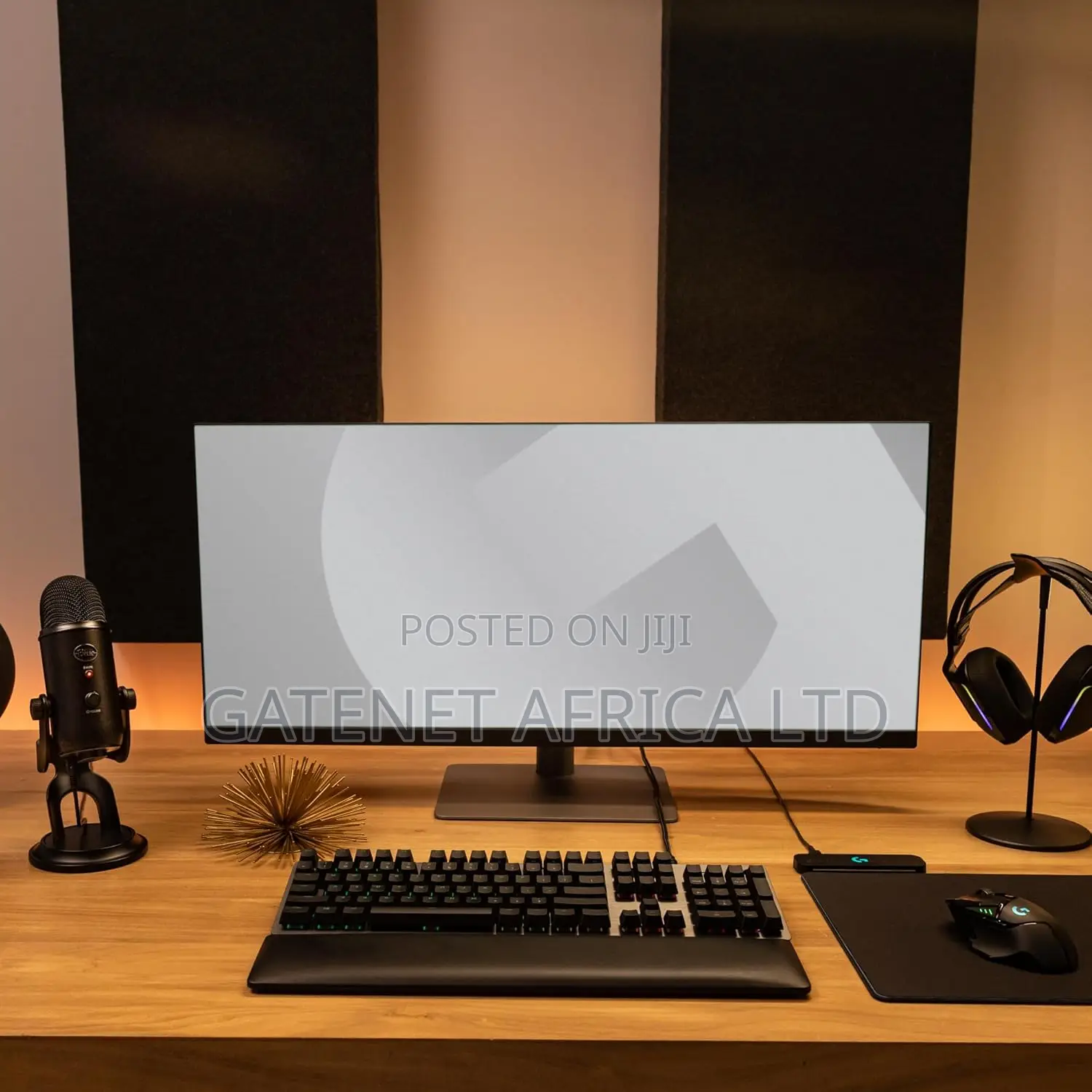 Logitech G Powerplay Wireless Gaming Mouse Charging Mouse Pad