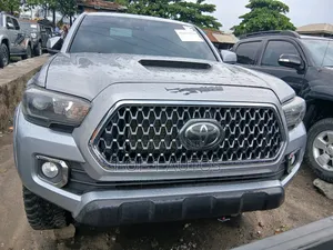 Toyota Tacoma TRD Sport 2018 Silver