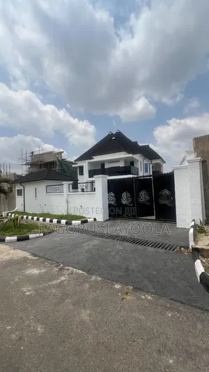 4bdrm Duplex in Oluyole Estate for sale