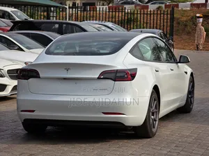 Tesla Model 3 2020 White