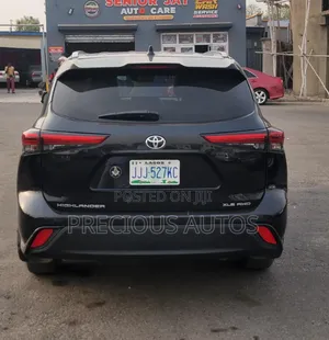 Toyota Highlander 2022 Black