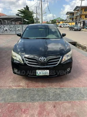 Toyota Camry XLE 4dr Sedan (2.5L 4cyl 6AM) 2010 Black