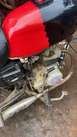 Bajaj Boxer 100 2023 Red