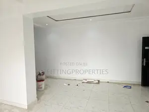 3bdrm Apartment in Ikeja for rent