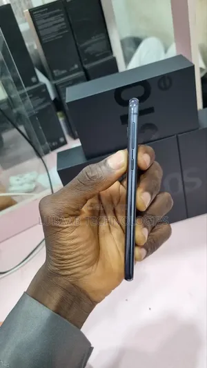 Samsung Galaxy S10e 128 GB Black