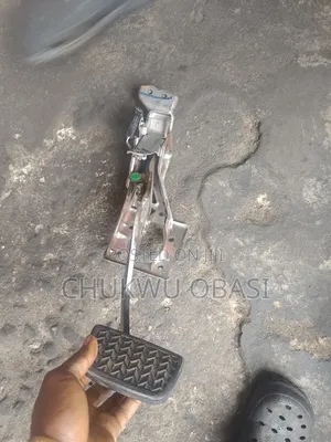 Throttle Pedal for Rx350, Rx330, Camry, Corolla and Highlander.