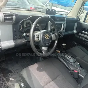 Toyota FJ Cruiser Base 4x2 2008 White