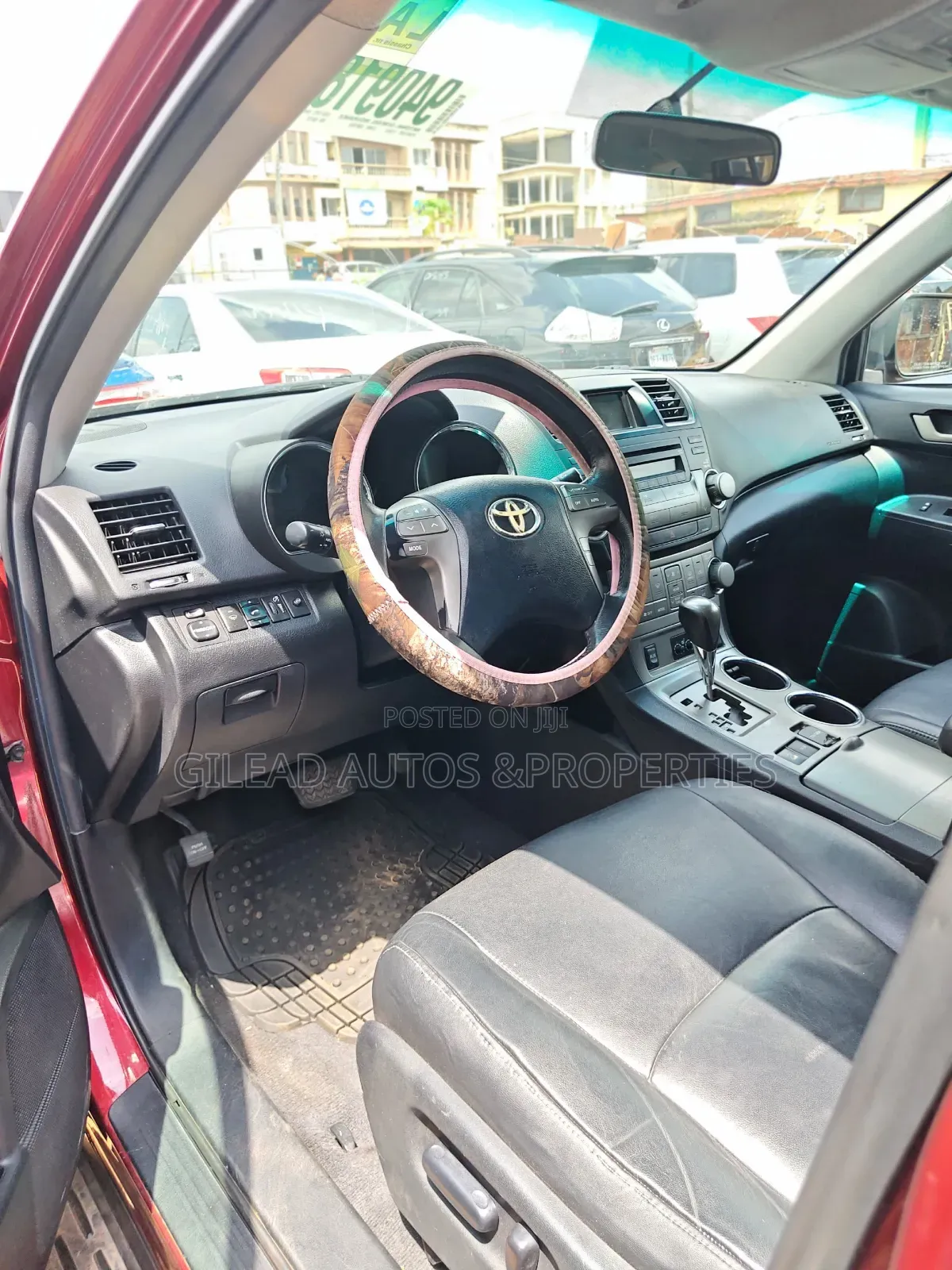 Toyota Highlander SE 2011