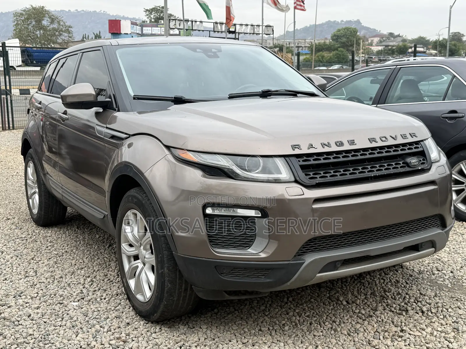 Land Rover Range Rover Evoque HSE Dynamic 4x4 (2.0 4cyl 9A) 2016 Gold