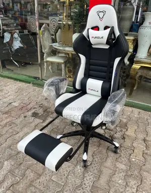 Gaming Chair/White Chair