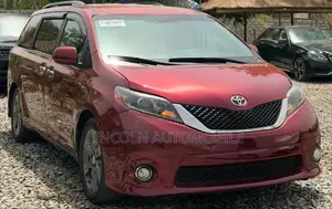 Toyota Sienna XLE 8 Passenger (3.5L 6cyl 6A) 2016 Burgundy