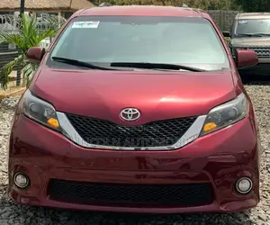 Toyota Sienna XLE 8 Passenger (3.5L 6cyl 6A) 2016 Burgundy