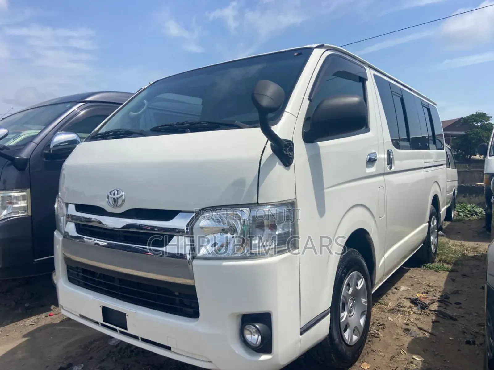 Toyota HiAce 2011 White
