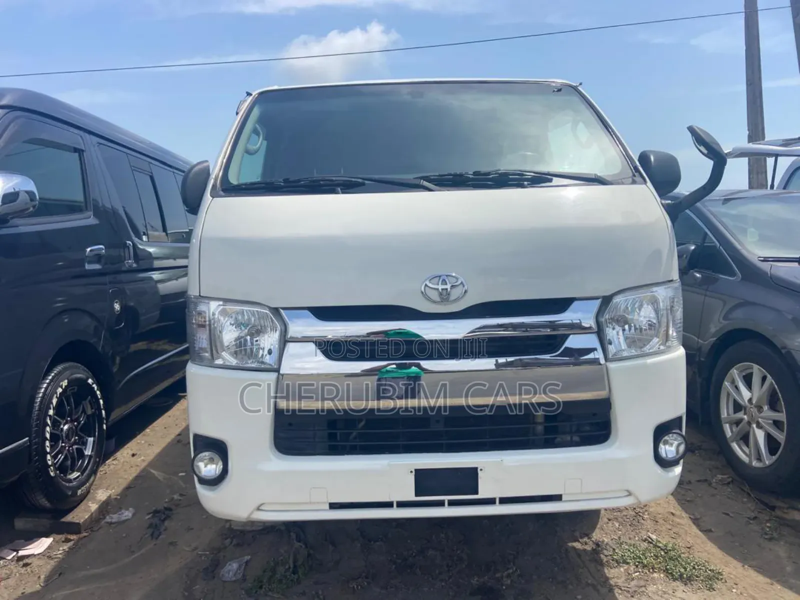 Toyota HiAce 2011 White