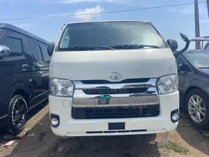 Toyota HiAce 2011 White