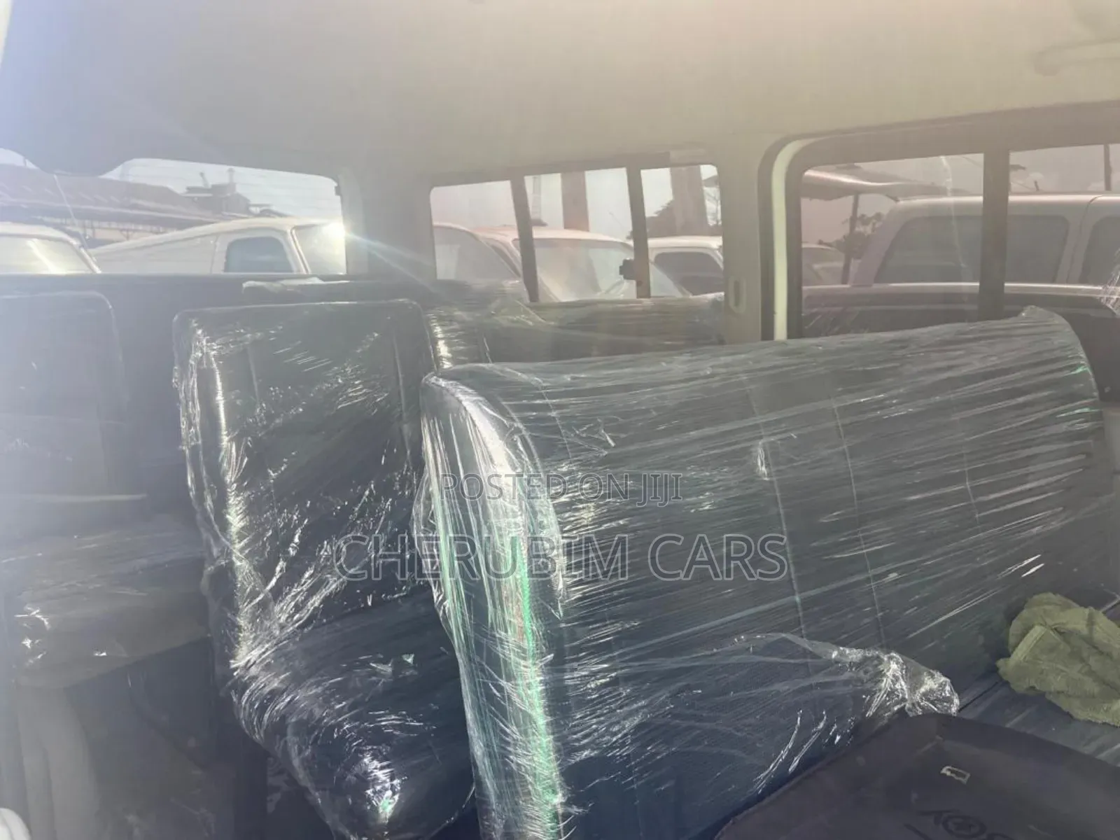 Toyota HiAce 2011 White