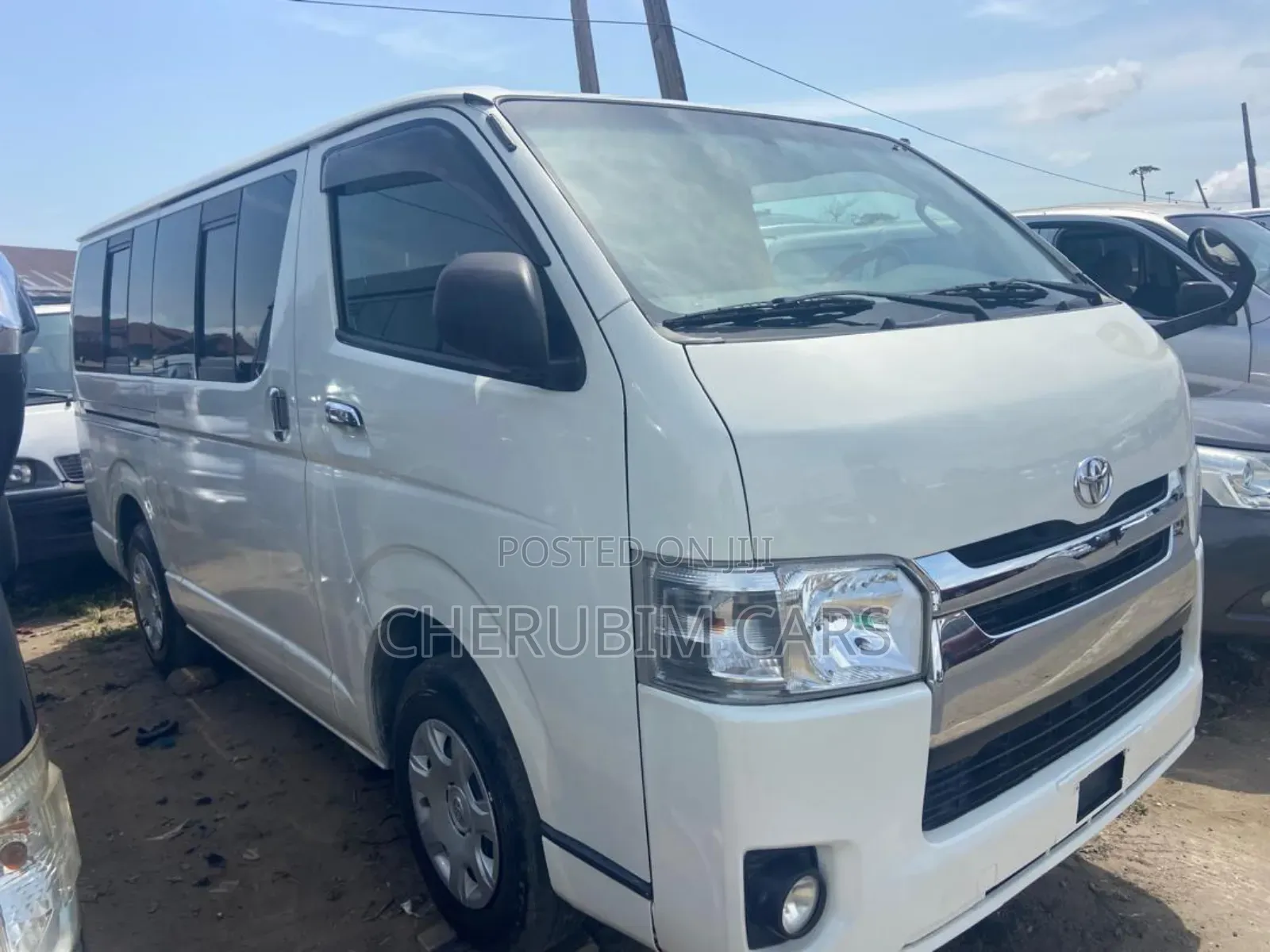 Toyota HiAce 2011 White